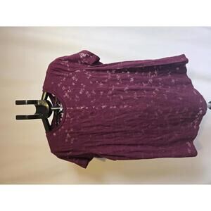 Torrid Women's Short Sleeve T-Shirt Size 2 Burgundy Floral Print